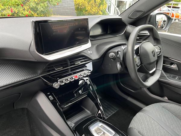 Used Peugeot 2008 BJ73UPP 3