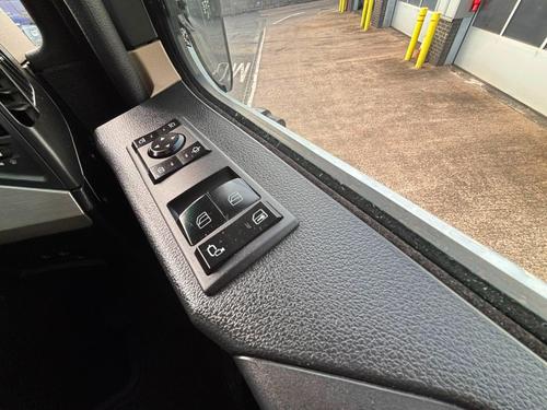 Mercedes-Benz Actros L Photo at-50a41531d36643fe8dd319c62c70c40d.jpg