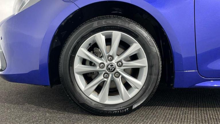 Used Toyota Corolla FL75SRU 17
