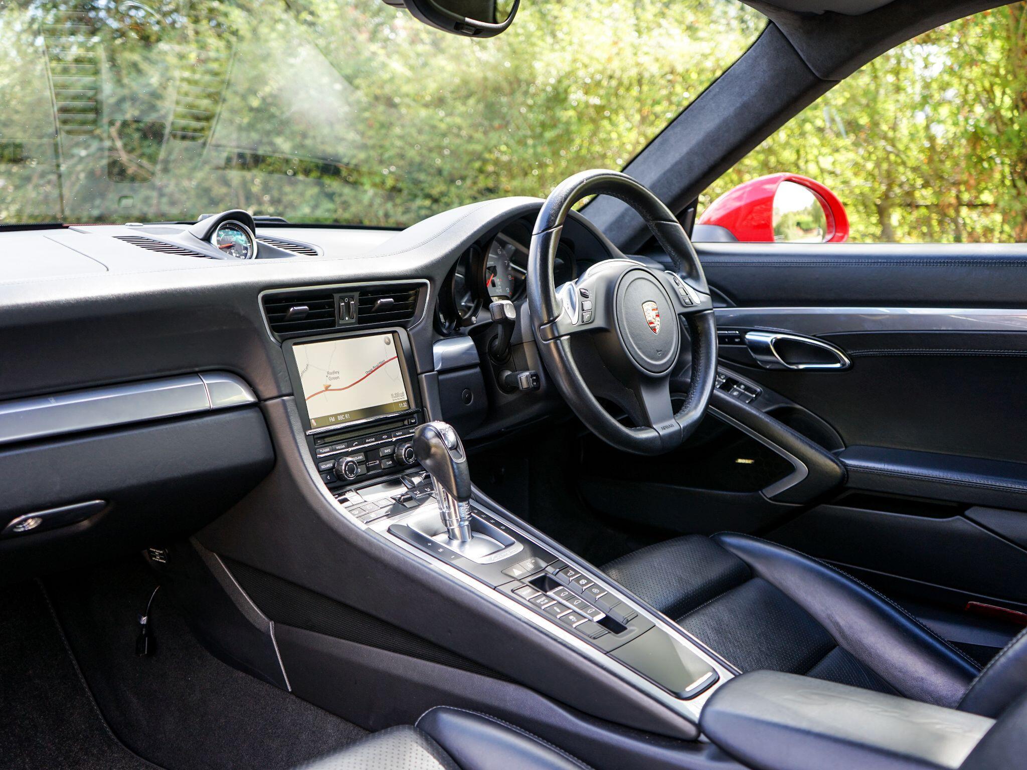 Porsche 911 3.8 991 Carrera S PDK Euro 5 (s/s) 2dr — photo 16