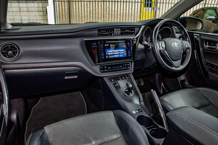 Used Toyota Auris WK18NDF 14