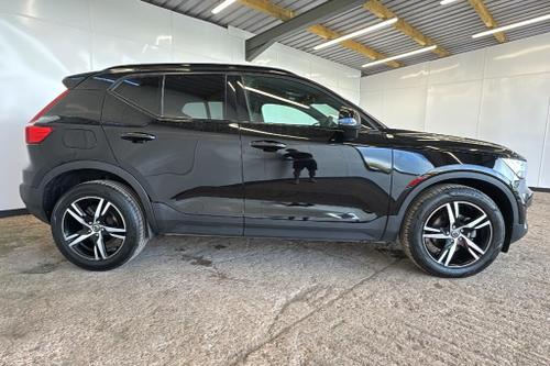 Volvo XC40 Photo at-5145e76b22674136bf92d3f2106f4bd1.jpg