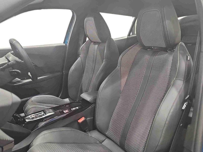 Used Peugeot E-2008 202602109822543 17