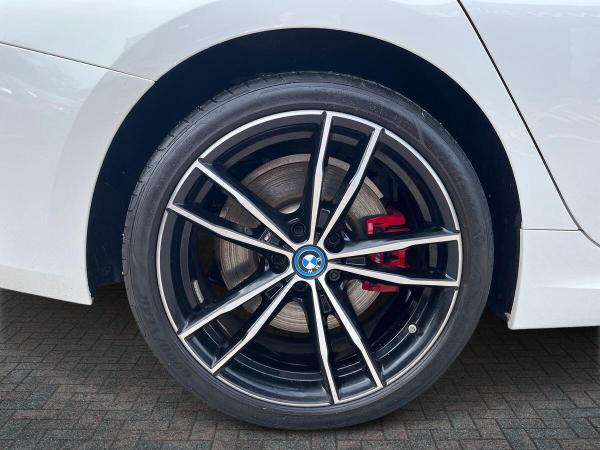 BMW 3 Series Photo at-518857c8f8ea4d4d80fa36fc56443865.jpg