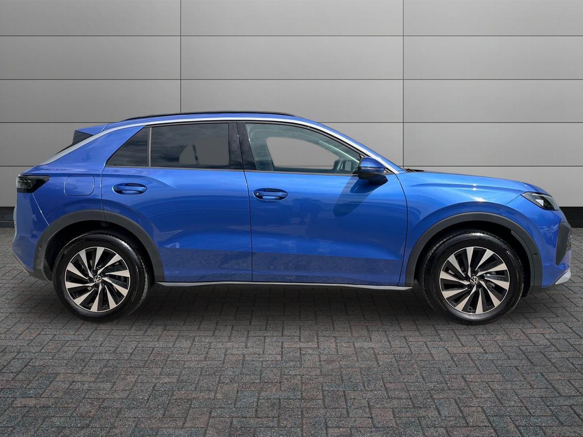 Volkswagen T-Roc Photo at-51b7abc816864ccbabc205b18962a4c5.jpg