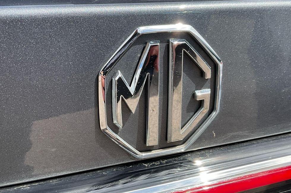 MG MG HS Photo at-51c119f8876f4f78a4a8cb41c960e463.jpg