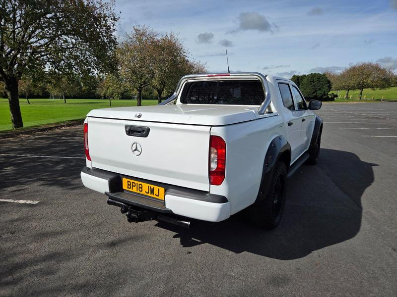 Mercedes-Benz X Class Photo at-51ca0a1a00854d7781aa1581576593e7.jpg