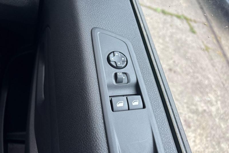 Used Peugeot Expert 202601169196842 9