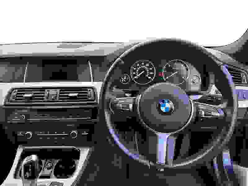 BMW 5 Series Photo at-51f2ff10d4a84eedb69c7a4d5ec69f42.jpg