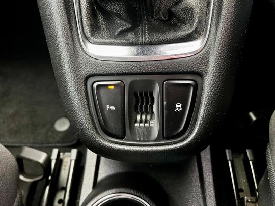 Vauxhall Zafira Tourer Photo at-5201d129d73d4911a4f7b023c5ebf51e.jpg