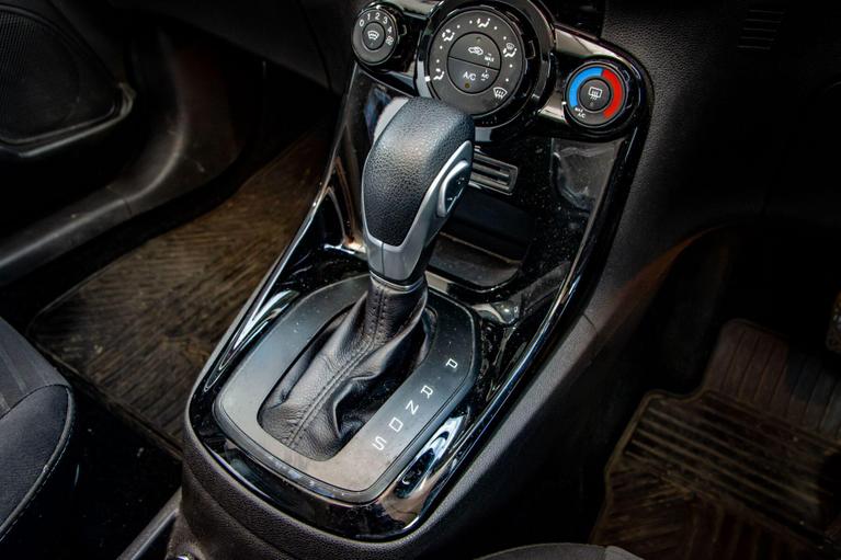 Used Ford Fiesta YH15UEJ 13