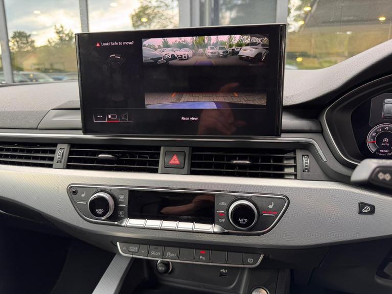 Used Audi A4 Avant WR22HGG 16
