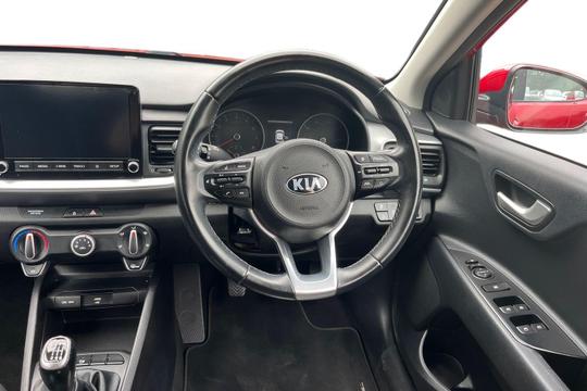 Kia Stonic Photo at-527d0677277c49d9bb5bd77a67349671.jpg