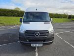 Mercedes-Benz Sprinter Photo 1