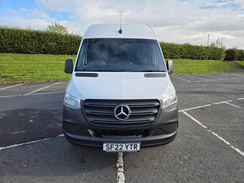 Mercedes-Benz Sprinter Photo at-52949931ae6c457ba2b3efb8345878a6.jpg