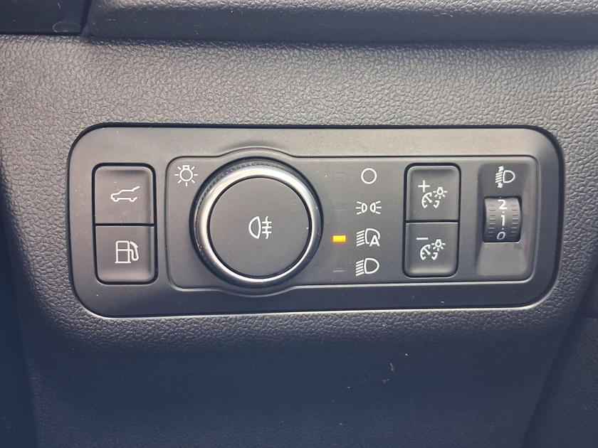 Ford Kuga Photo at-52ac7fda629a4f8cb679cda049eacc84.jpg