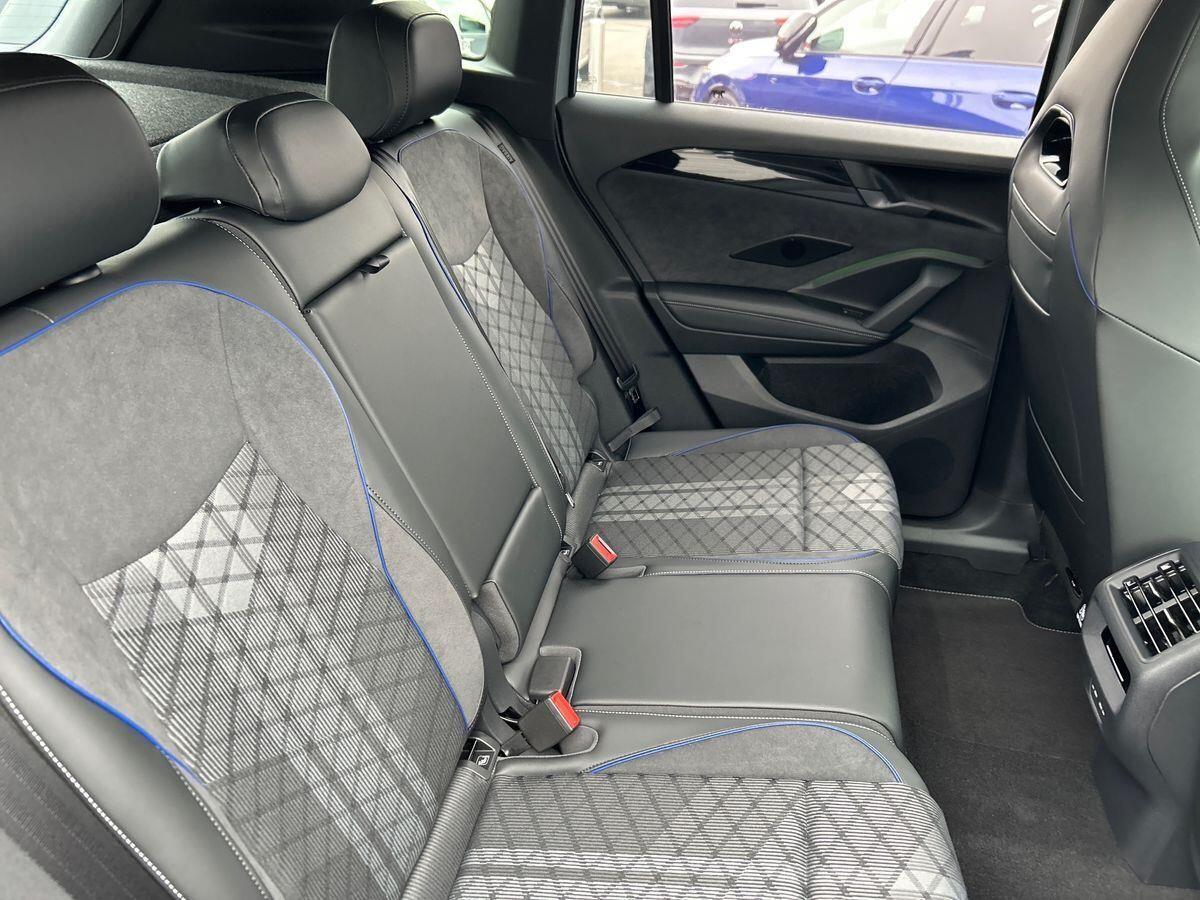 Volkswagen Tiguan Photo at-52b678de7da443f78ad083cbd1253516.jpg