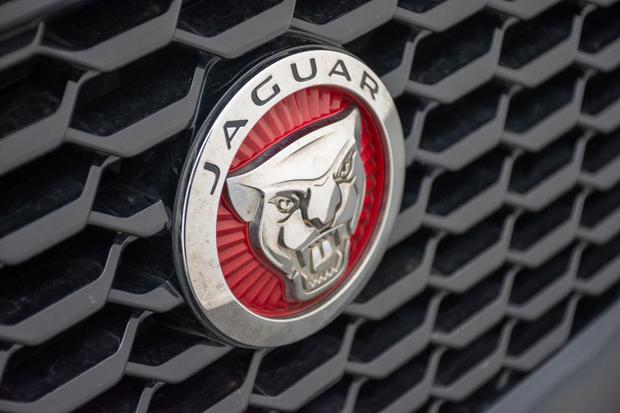 Jaguar E-PACE Photo at-52edf35e3d3f4595a7ddbf6f4a087ba6.jpg