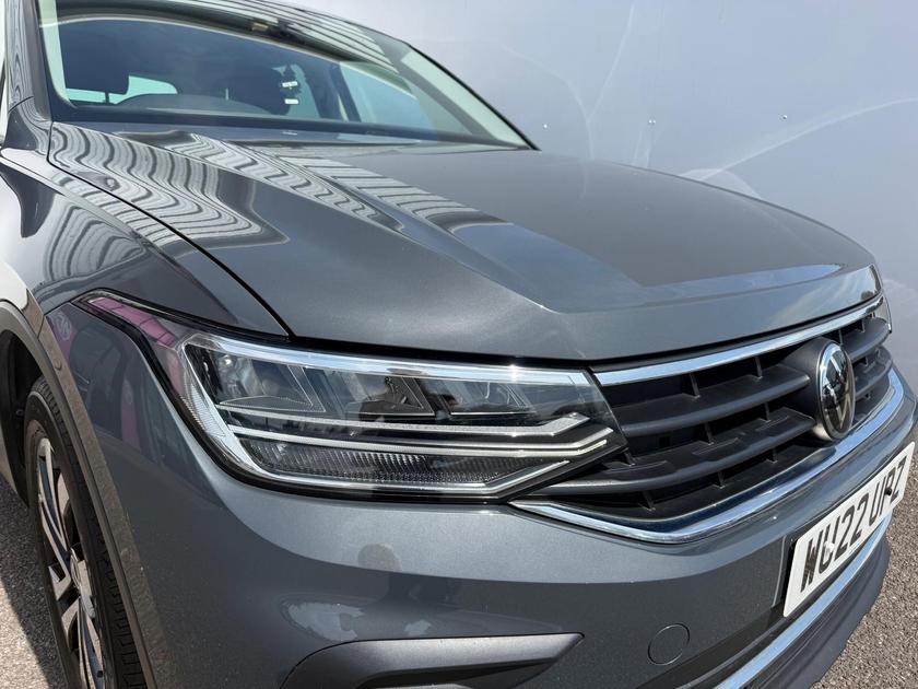 Volkswagen Tiguan Photo at-530795b99e7c47fa9320df02b6a386c3.jpg
