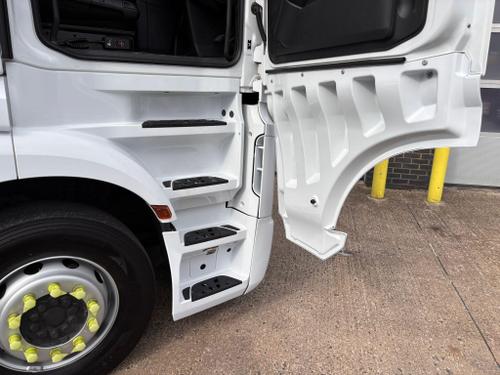 Mercedes-Benz Actros L Photo at-5365db32860b4c4d8f44513a83ef98a4.jpg