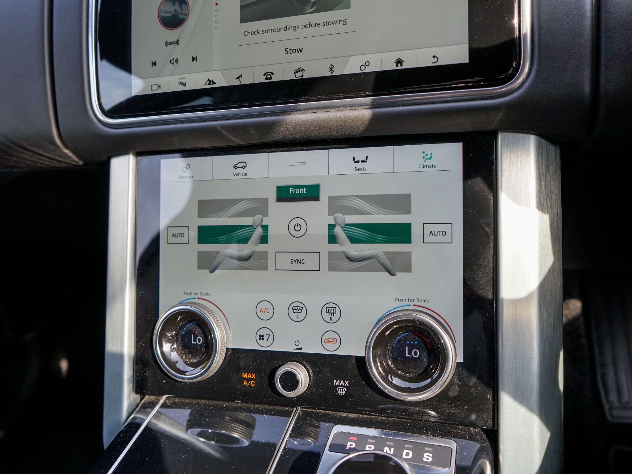 Land Rover Range Rover 3.0 D300 MHEV Vogue SE SUV 5dr Diesel Auto 4WD Euro 6 (s/s) (300 ps) — photo 36