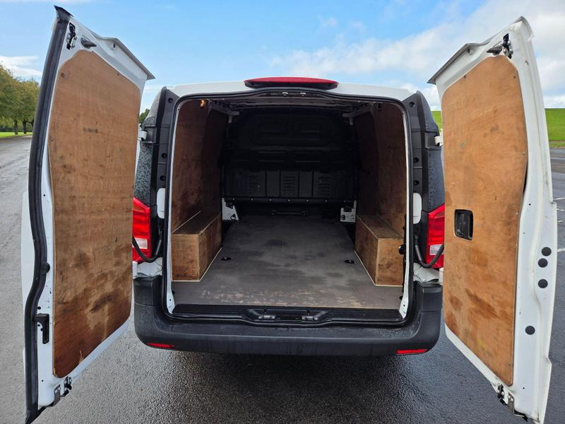 Mercedes-Benz Vito Photo at-5374e41158034163b5fd3a711b50cf4d.jpg