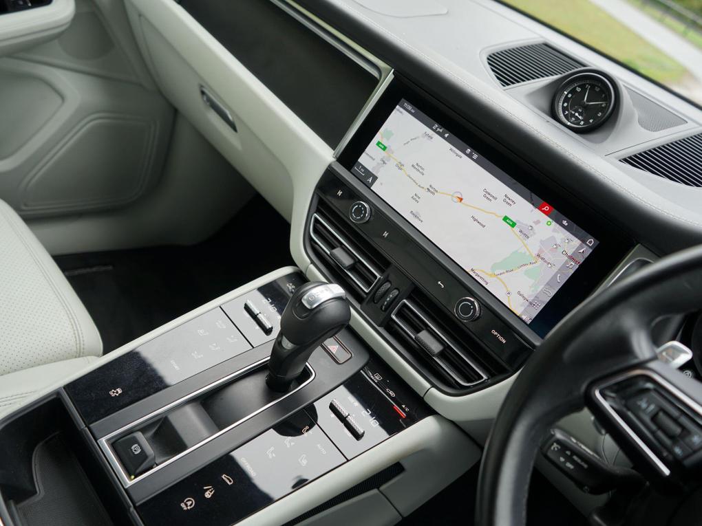 Used Porsche Macan LX72PFK 6