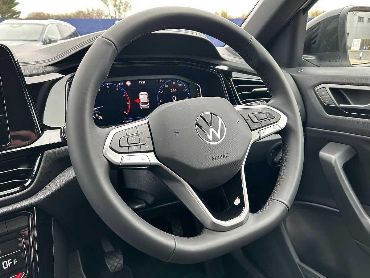 Volkswagen T-Roc Photo at-53a87a1d8c6b490f81e8a6c14f1d2aef.jpg