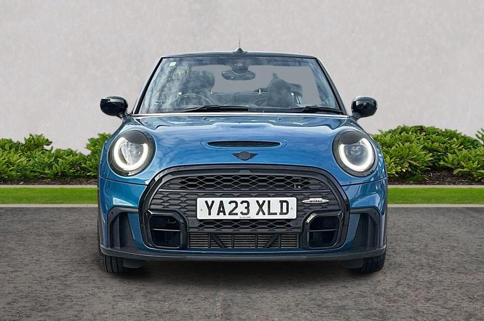 MINI Convertible Photo at-53b276e468dc4ebd87b0a2fa847d1e6e.jpg