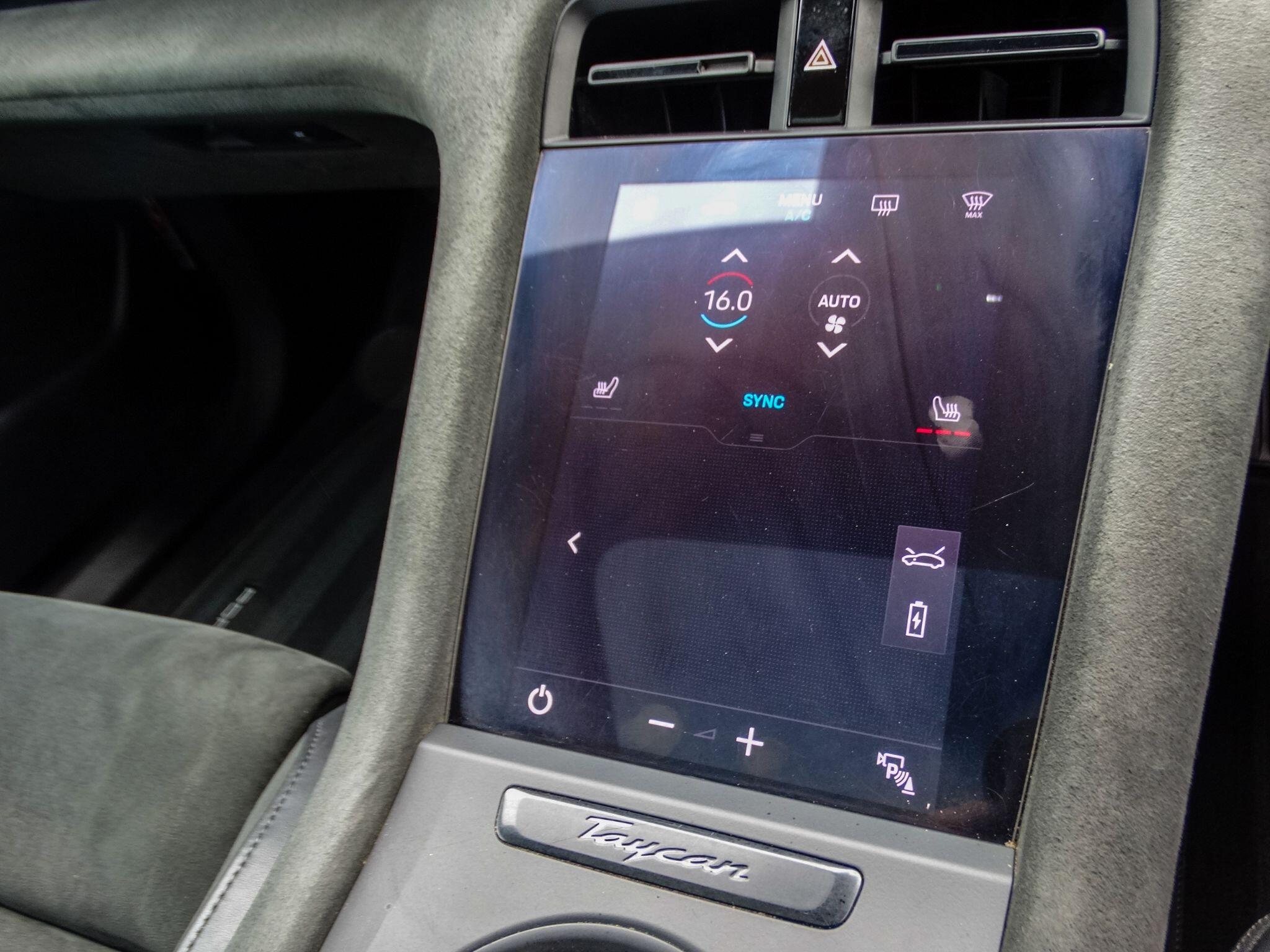 Porsche Taycan Performance Plus 93.4kWh GTS Sport Turismo Auto 4WD 5dr (11kW Charger) — photo 32