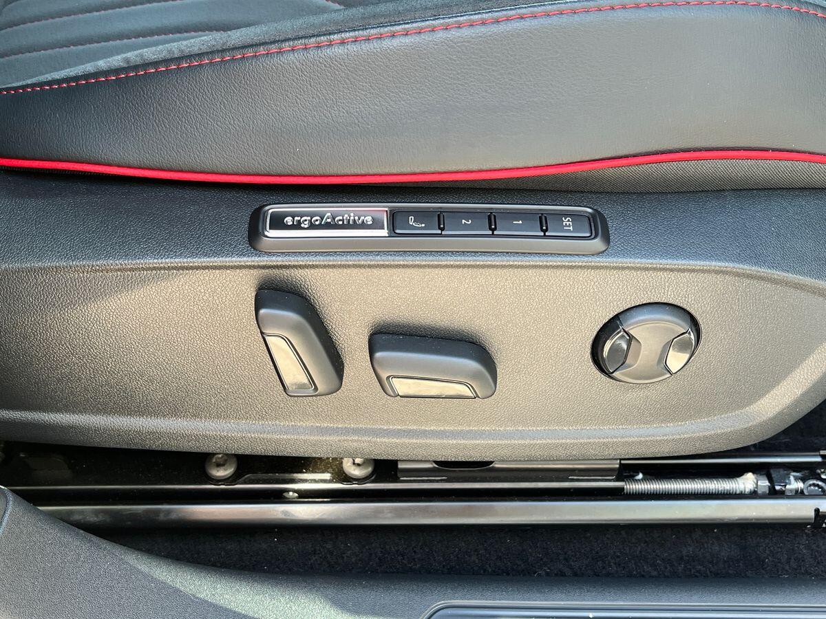 Volkswagen ID.3 Photo at-53d2047f05e5426ca0062480cd707ebf.jpg