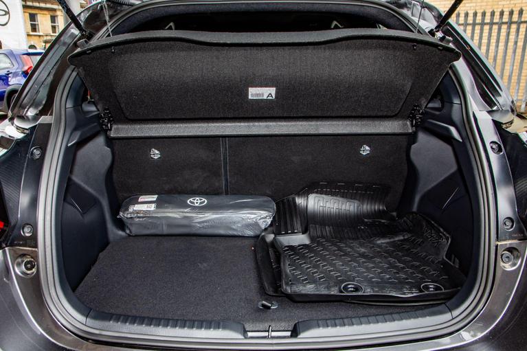 Used Toyota Yaris RF74KRZ 25