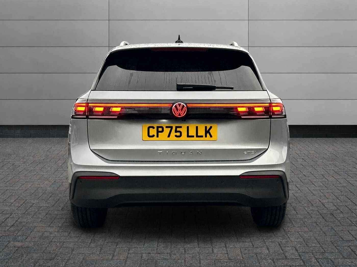 Volkswagen Tiguan Photo at-53e2df1c6c5946688243c3781028c287.jpg