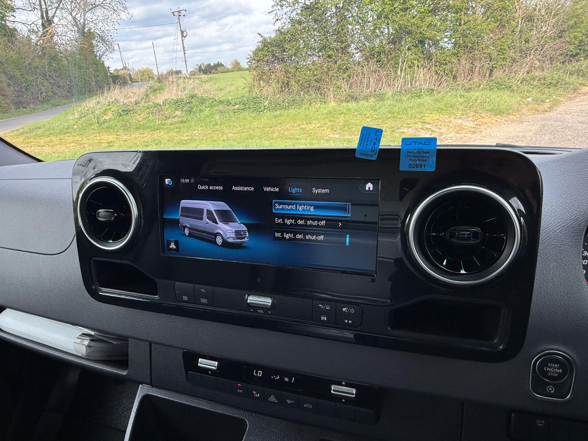 Mercedes-Benz Sprinter 2.1 516 CDI Chassis Cab 2dr Diesel G-Tronic+ RWD L2 Euro 6 (163 ps) — photo 11