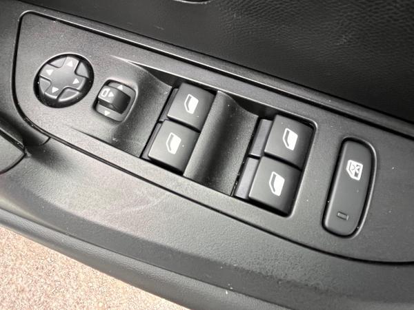 Used Peugeot E-2008 VK22ZLO 25