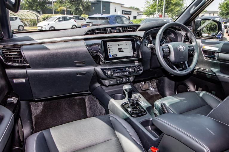Used Toyota Hilux WR75XUW 6