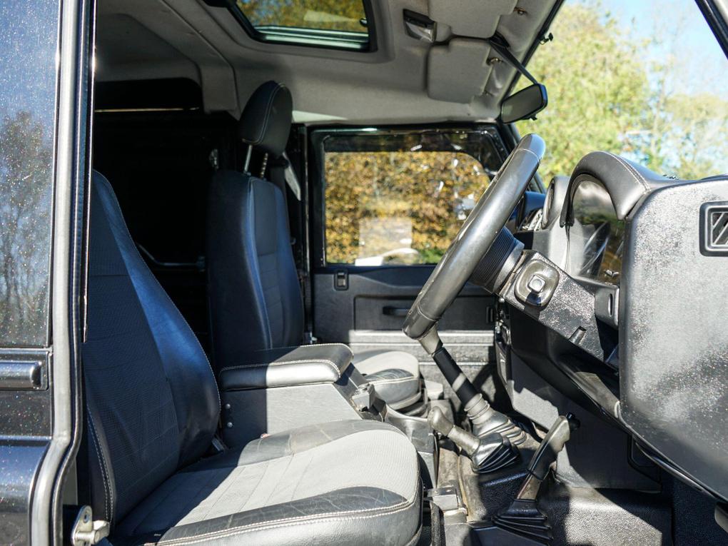 Used Land Rover Defender 90 DA13VSZ 22