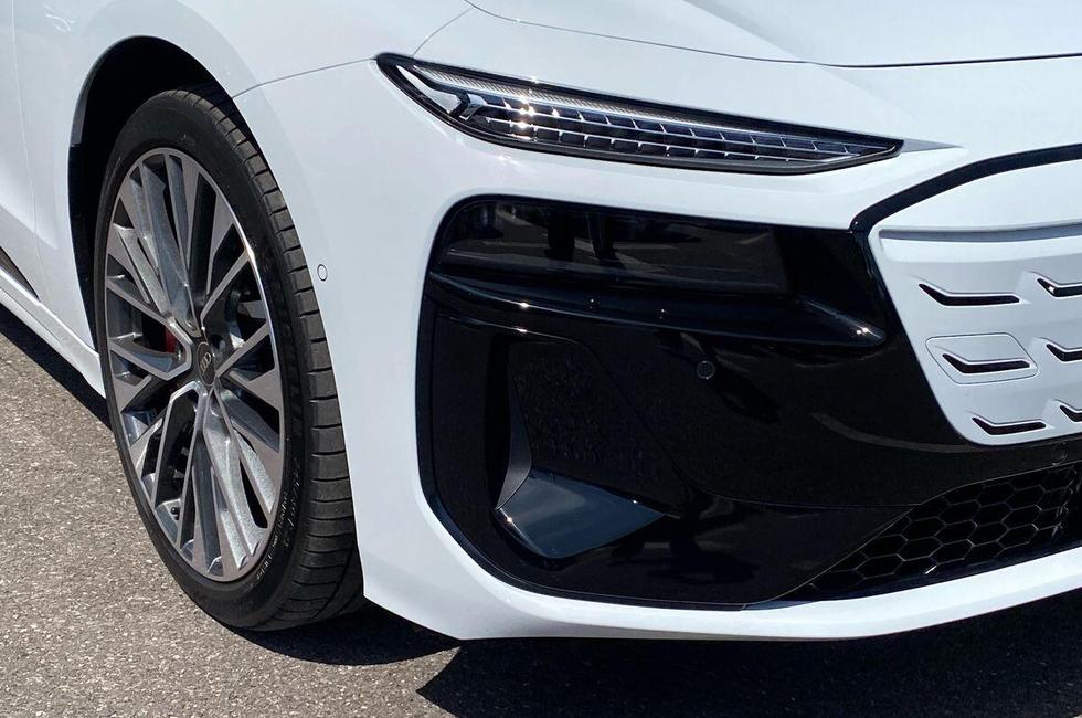 Audi A6 Photo at-542a71b8919d4b82a5cd4d800366c378.jpg