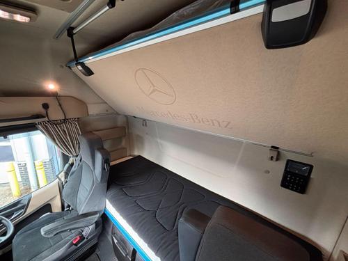 Mercedes-Benz Actros L Photo at-5442f08102534e65978c4827cbb54ec6.jpg