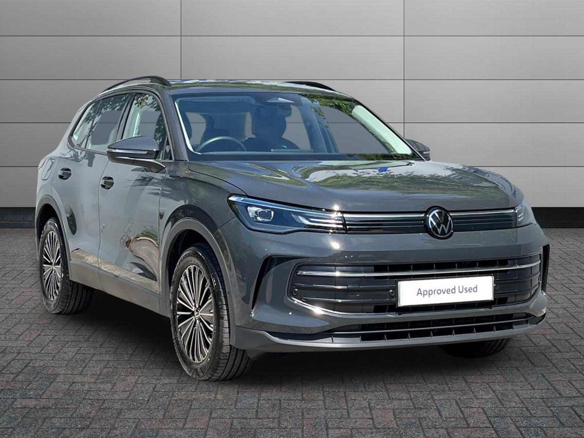 Volkswagen Tiguan Photo at-544bd20e566241b18f4816994cc03311.jpg