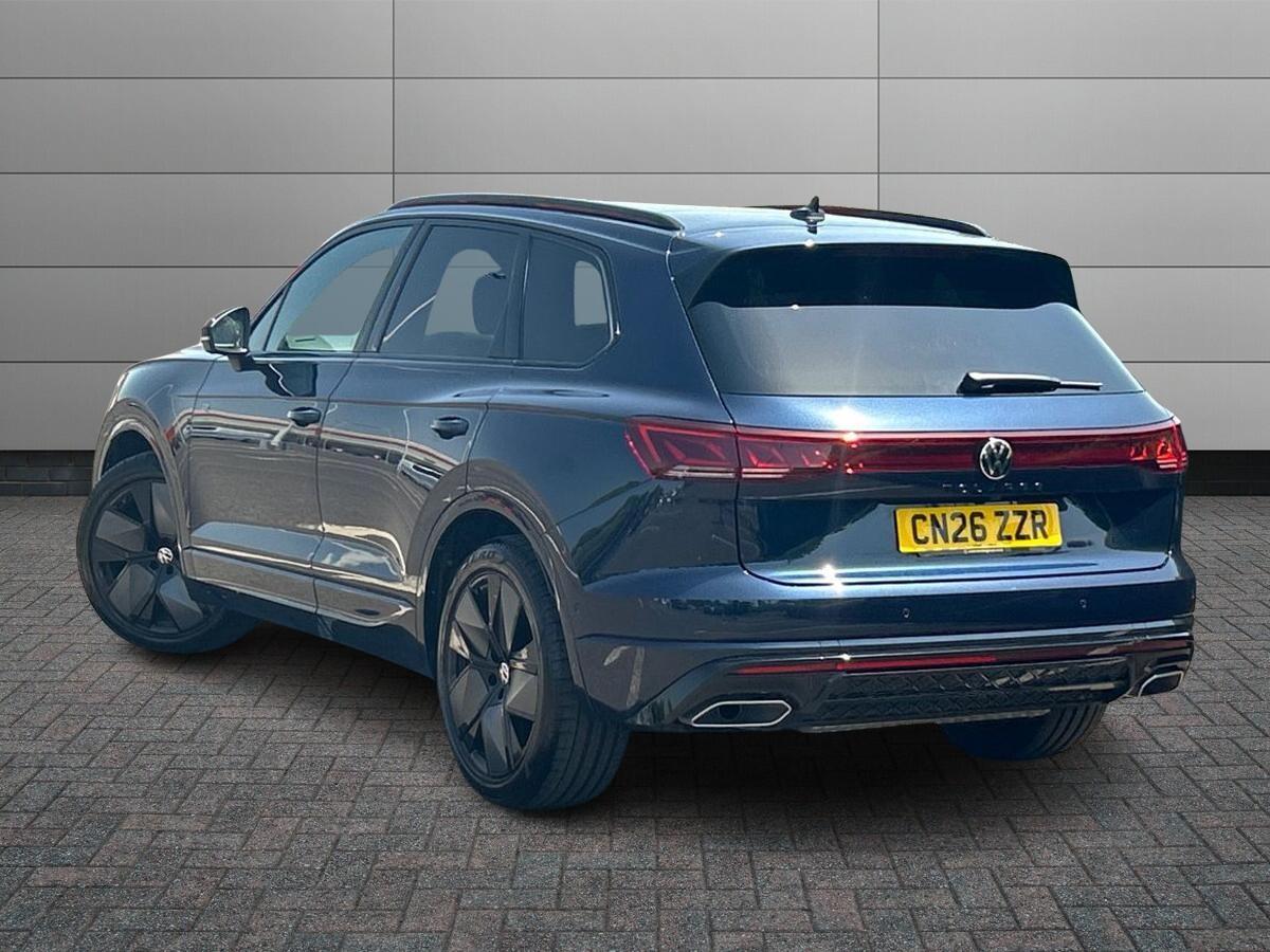 Volkswagen Touareg Photo at-545d197b16a54a9d8d370d562a60fd57.jpg