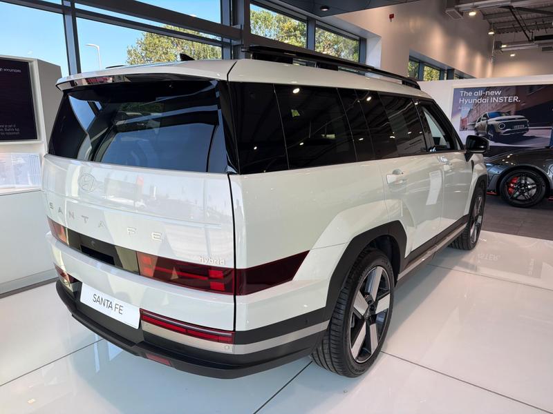 Hyundai Santa Fe Photo at-5478f197db204a10b5ee6ecbbac373e3.jpg