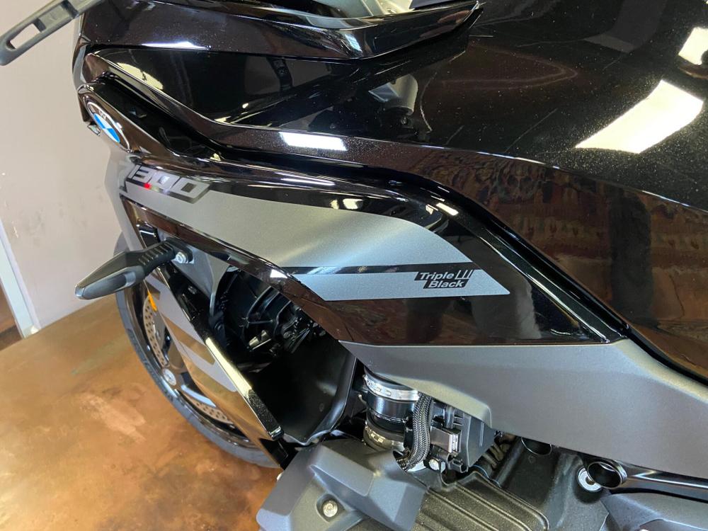 BMW R 1300 RS Photo at-54ae4096cdb14234b77a41833e681de6.jpg
