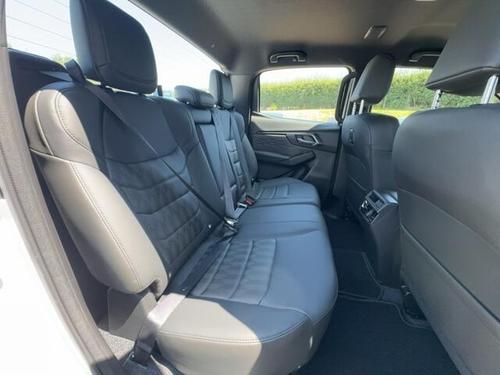 Isuzu D-MAX Photo at-54b90bb0e2c44e3dbc3f9785ceb03850.jpg