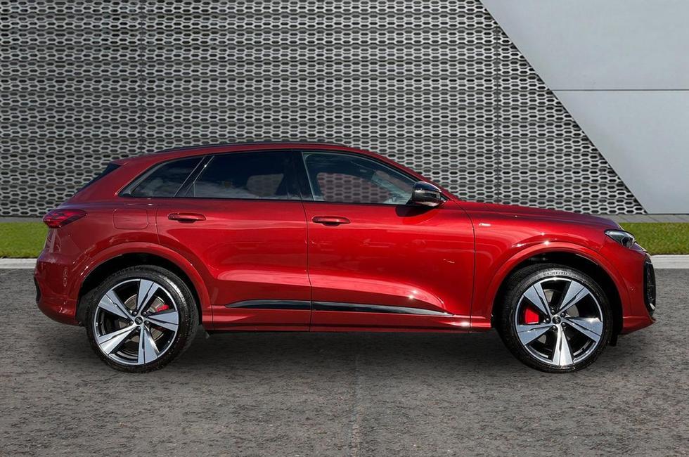 Audi Q5 Photo at-54bbfa0493954130a3ef2471eb714336.jpg