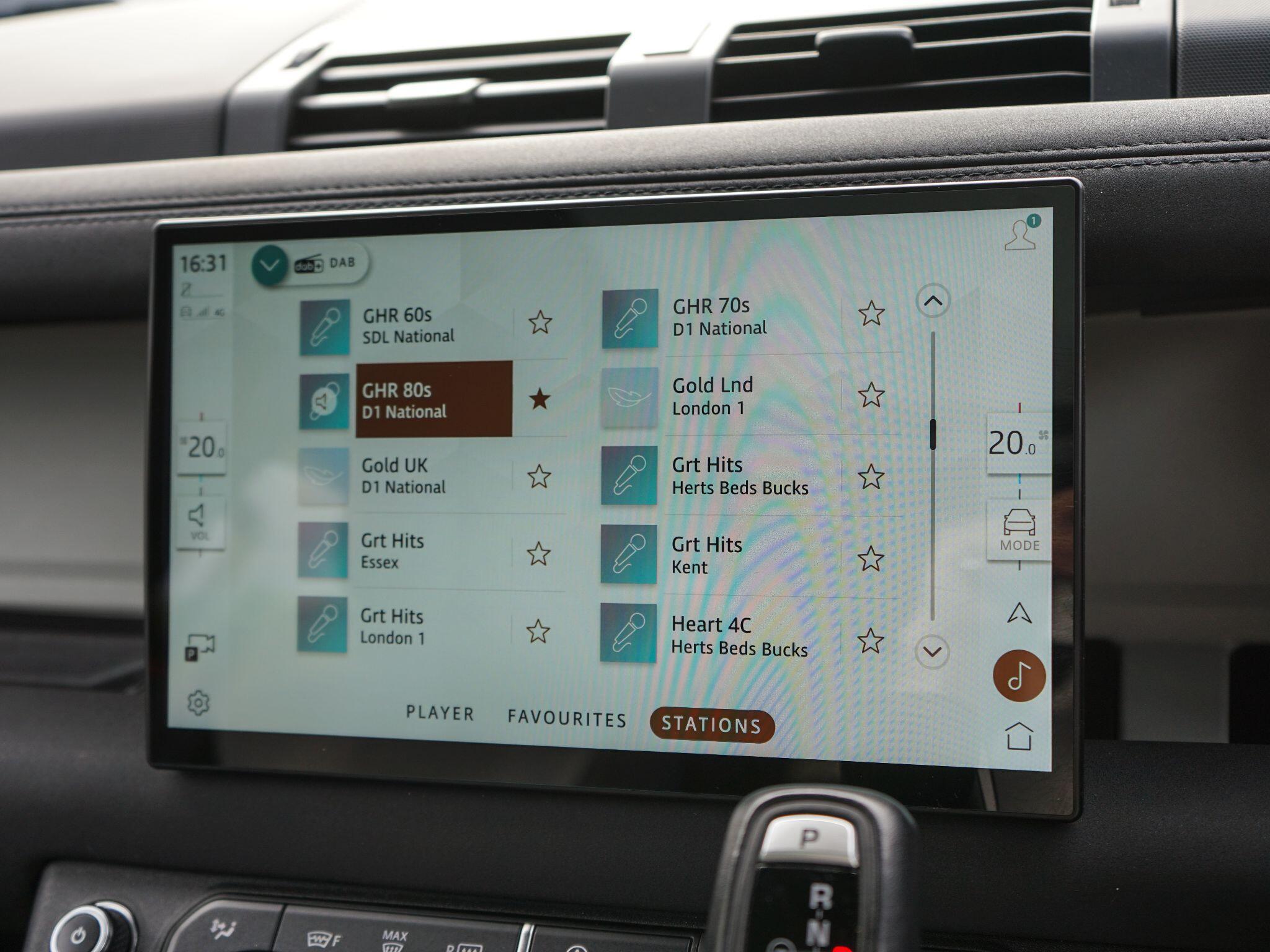 Land Rover Defender 110 3.0 D300 MHEV X-Dynamic SE SUV 5dr Diesel Auto 4WD Euro 6 (s/s) (300 ps) — photo 26