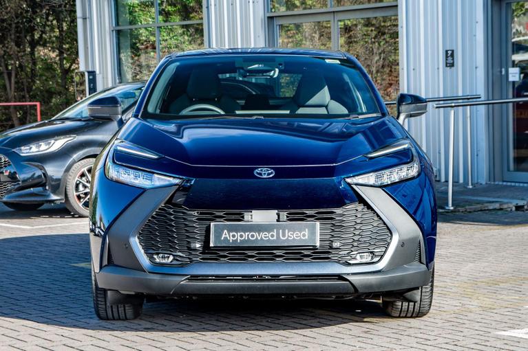 Used Toyota C-HR WU75FZC 5