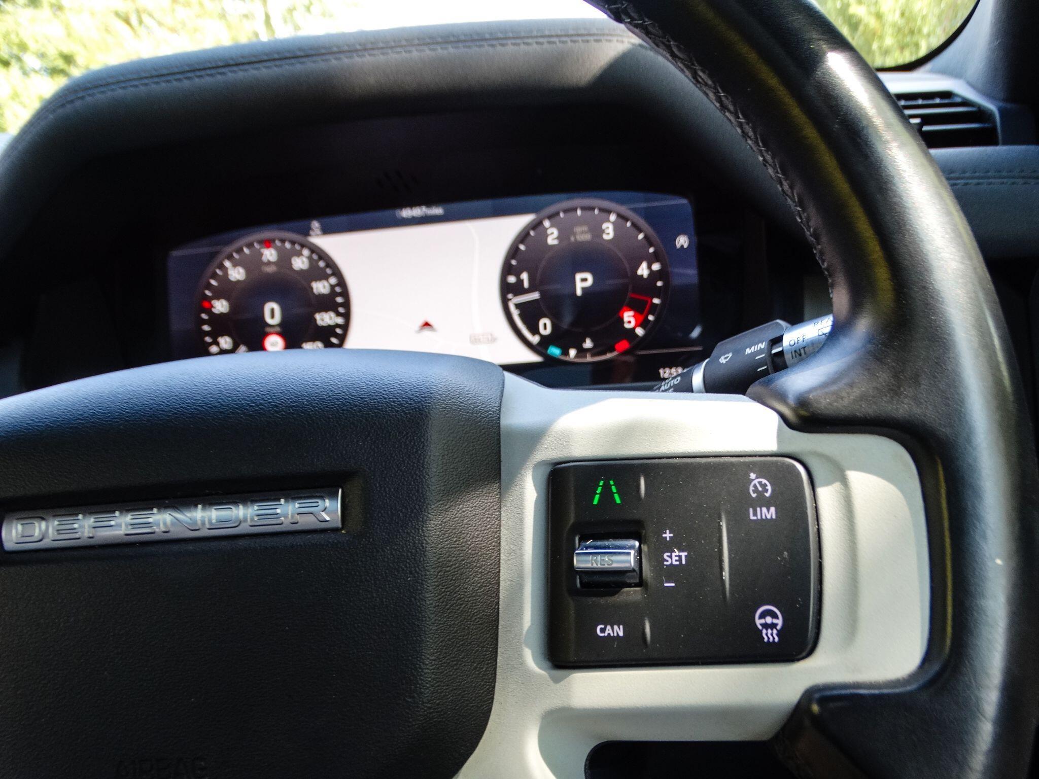 Land Rover Defender 90 3.0 D250 MHEV X-Dynamic S Auto 4WD Euro 6 (s/s) 3dr — photo 32
