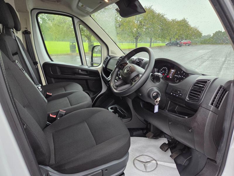 Vauxhall Movano Photo at-554e64f4a7b84bdba7fa25f245a13d8a.jpg