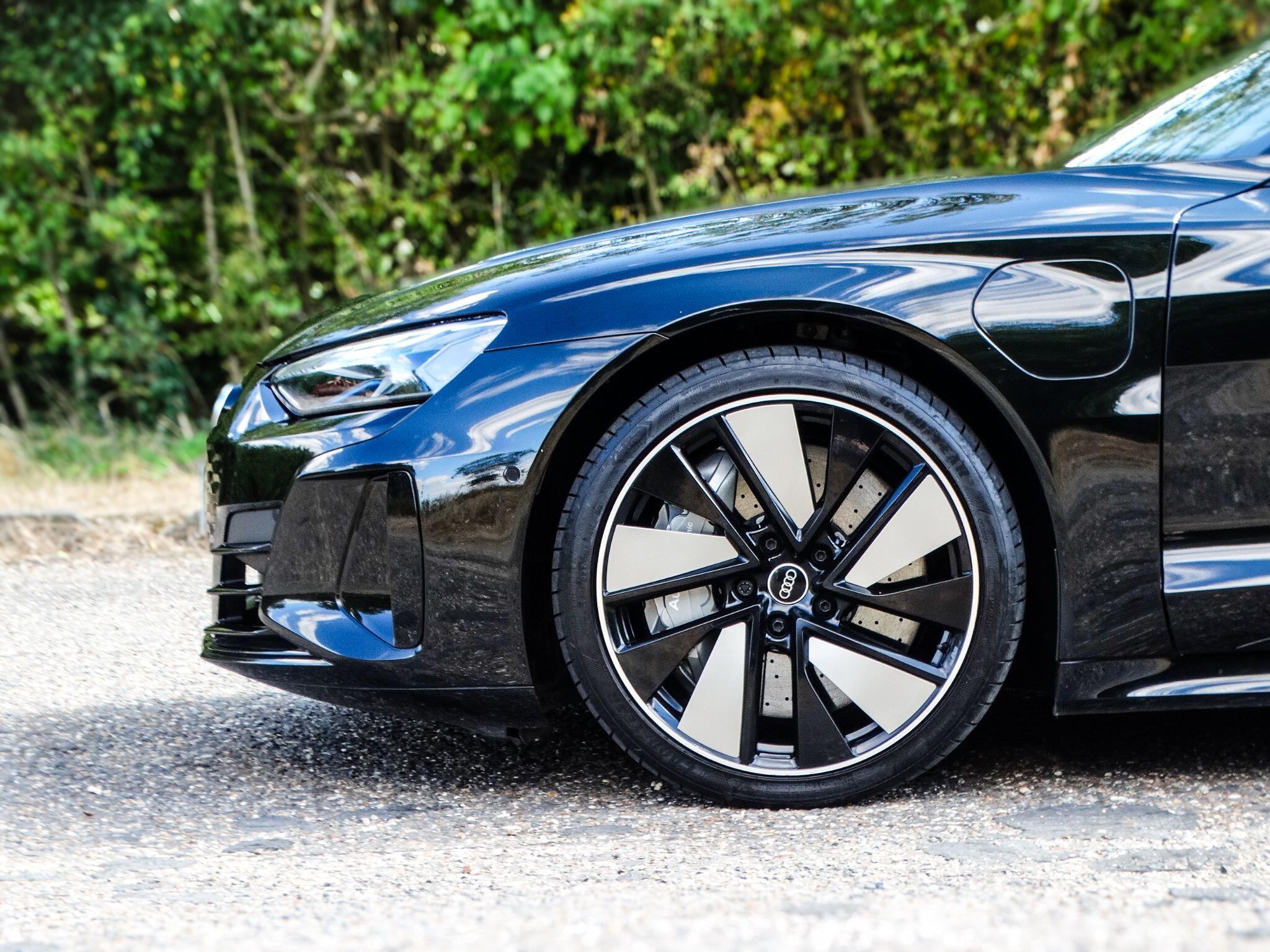 Audi RS e-tron GT 93.4kWh Auto quattro 4dr — photo 5